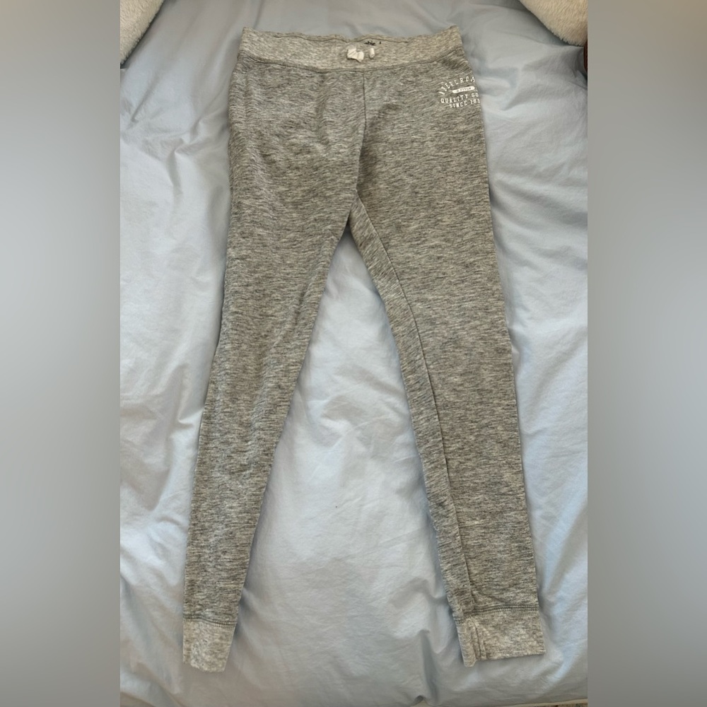 Abercrombie & Fitch Kids Heather Grey Sweatpants (size 13/14)